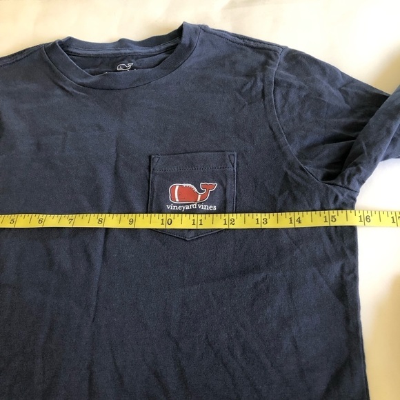 Vineyard Vines Kids Football Whale Spell Out Logo Long Sleeve Pocket Graphic Tee - Picture 9 of 11